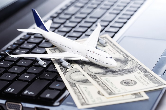 how to transport money through airport security?